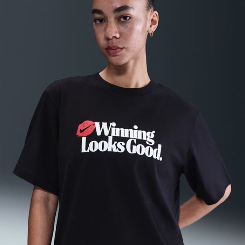 NWT - NIke Winning Looks Good - Women’s L - Black